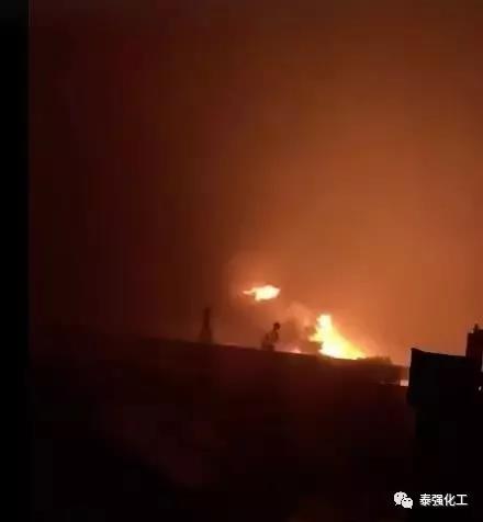 重特大事故高發(fā)期，防火防爆不容忽視！泰強化工消防安全事故綜合演練。(圖4)